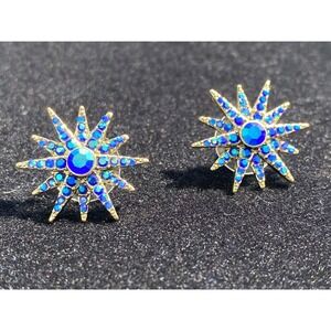 NWT Heidi Daus " Star " Crystal Stud Earrings Design Star